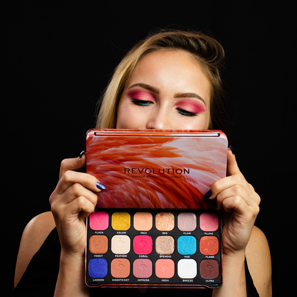 Revolution Forever Flawless flamboyance Flamingo Palette Revolution Forever Flawless flamboyance Flamingo Palette
