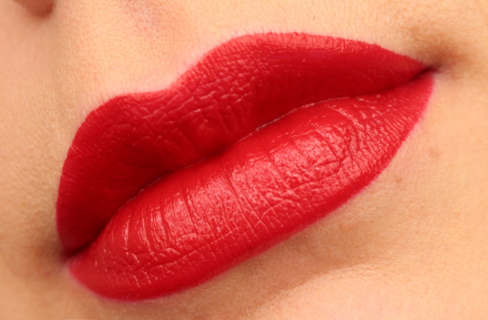 Makeup revolution atomic ruby Makeup revolution atomic ruby